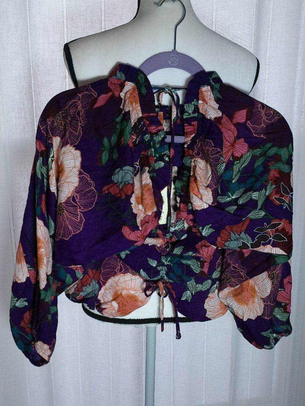 BAND OF THE FREE NWT Crop Blouse Tie-Up Purple Background Floral Design NWT L